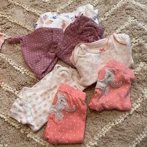 CARTERS // 3 Newborn sets